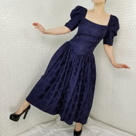 SOLD🌈1980s handmade brocade Renaissance dress - Picture 4 of 8